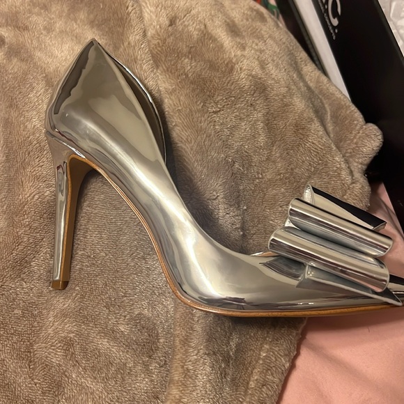 Silver high heels - Picture 2 of 5